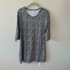 Lulu B Dress with UPF50+ BLACK AND WHITE ZEBRA Stretch Dress small